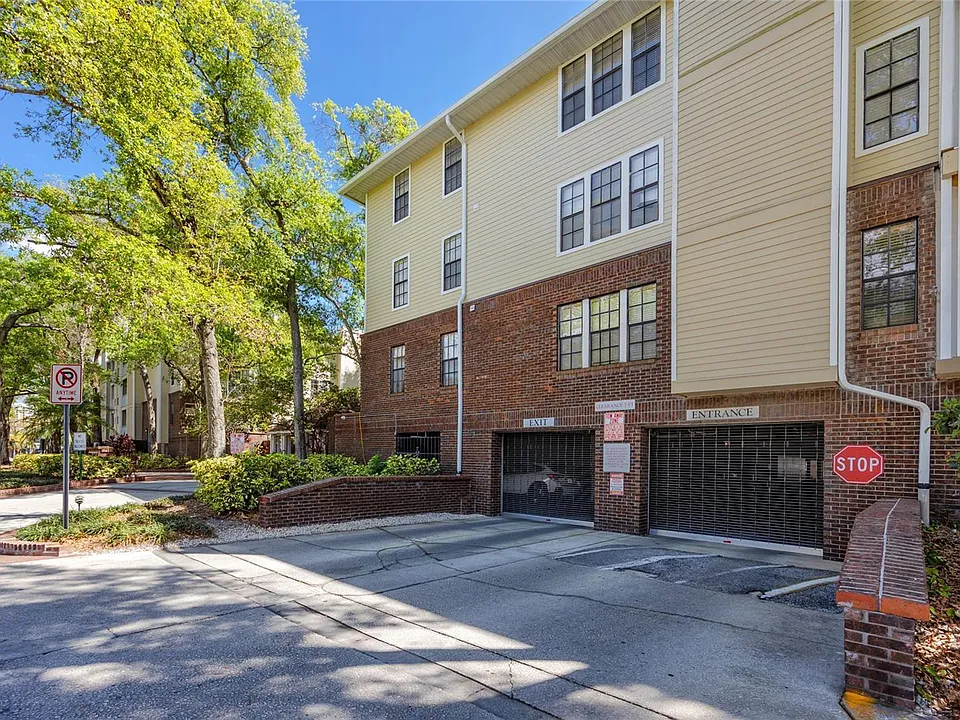 1000 W Horatio St #127