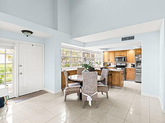 3rd image of 8104 Oakton Court #4b