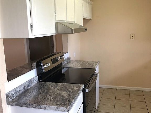 4th image of 1008 Pawhuska Ln