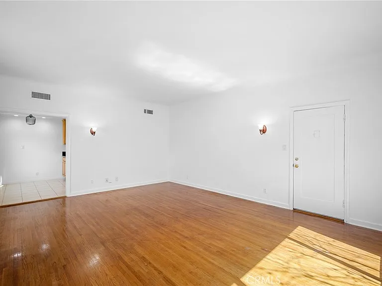 216 E Windsor Rd #2 — Photo 7