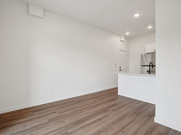 4th image of 1250 N Bryant St #207