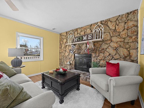 4th image of 2801 Buxton Ave