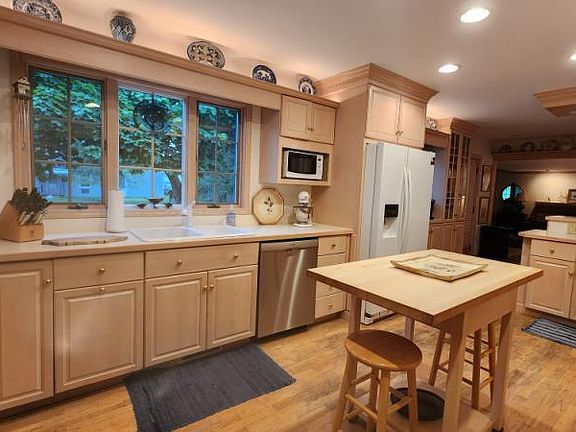 2nd image of 4618 Kennebec Dr