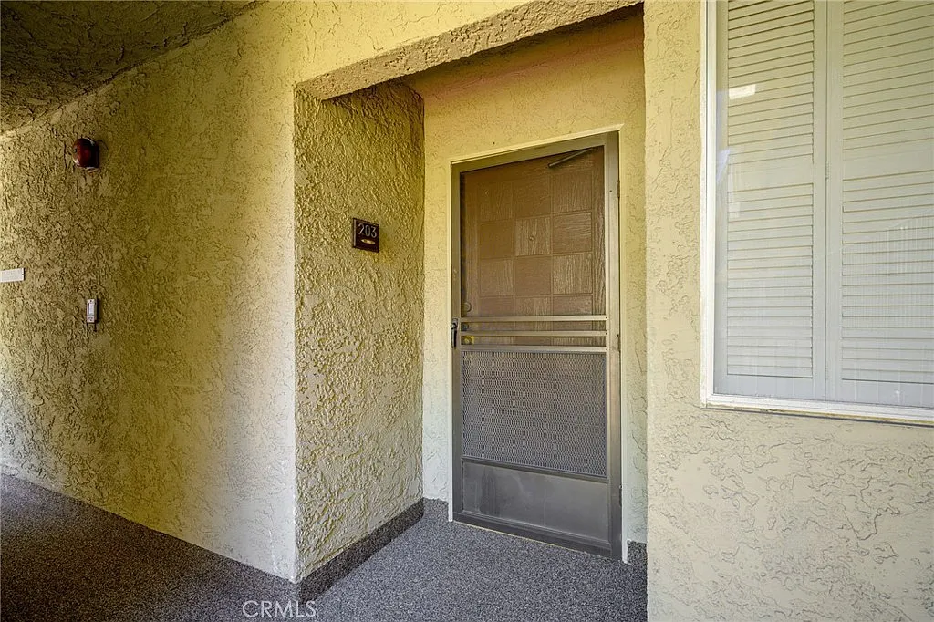 2 bed, 1333 sqft, $3,500 — Photo 3