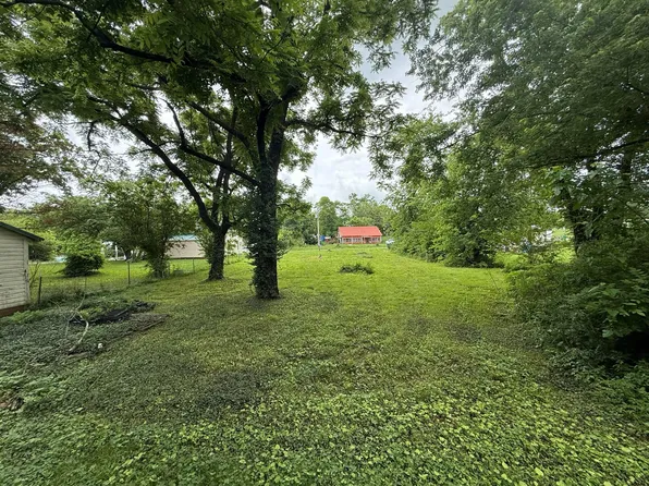 202 Forest Street, Koshkonong, MO 65692