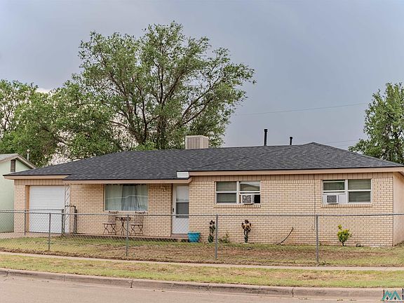 2nd image of 405 Circle Dr