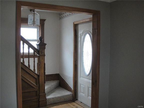 4th image of 59 Rock Island St