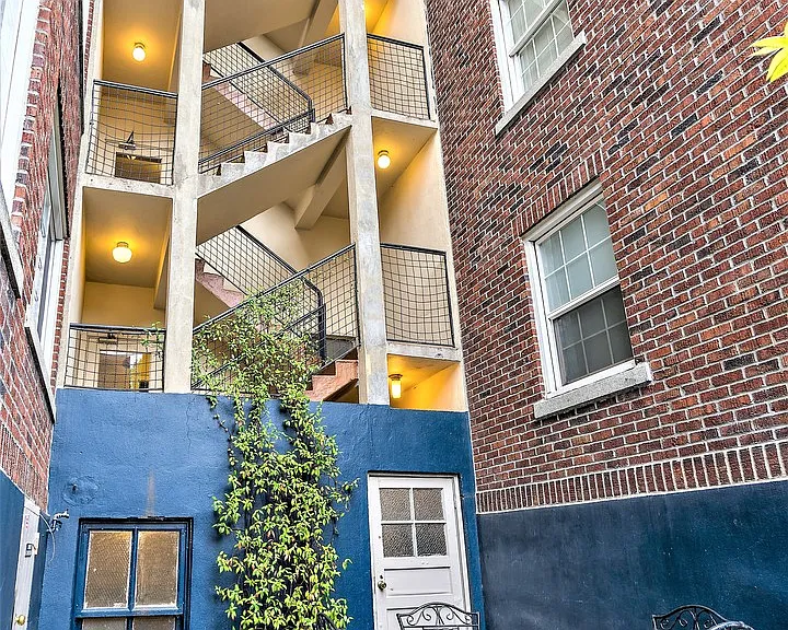 3008 Harvard Ave E — Photo 3