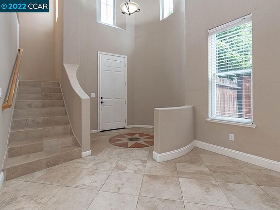 4th image of 2415 Verona Ct