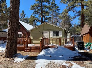 602 Maple Ln, Sugarloaf, CA 92386