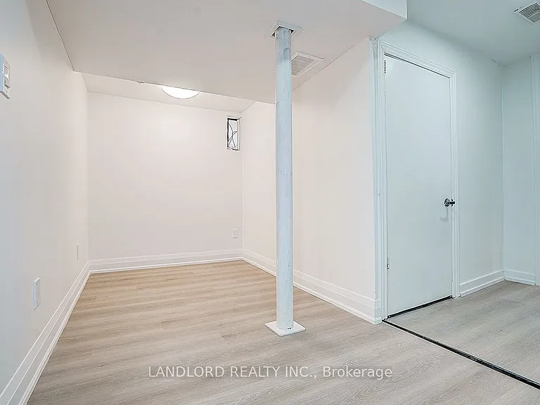 56 Bicknell Ave #LOWER — Photo 32