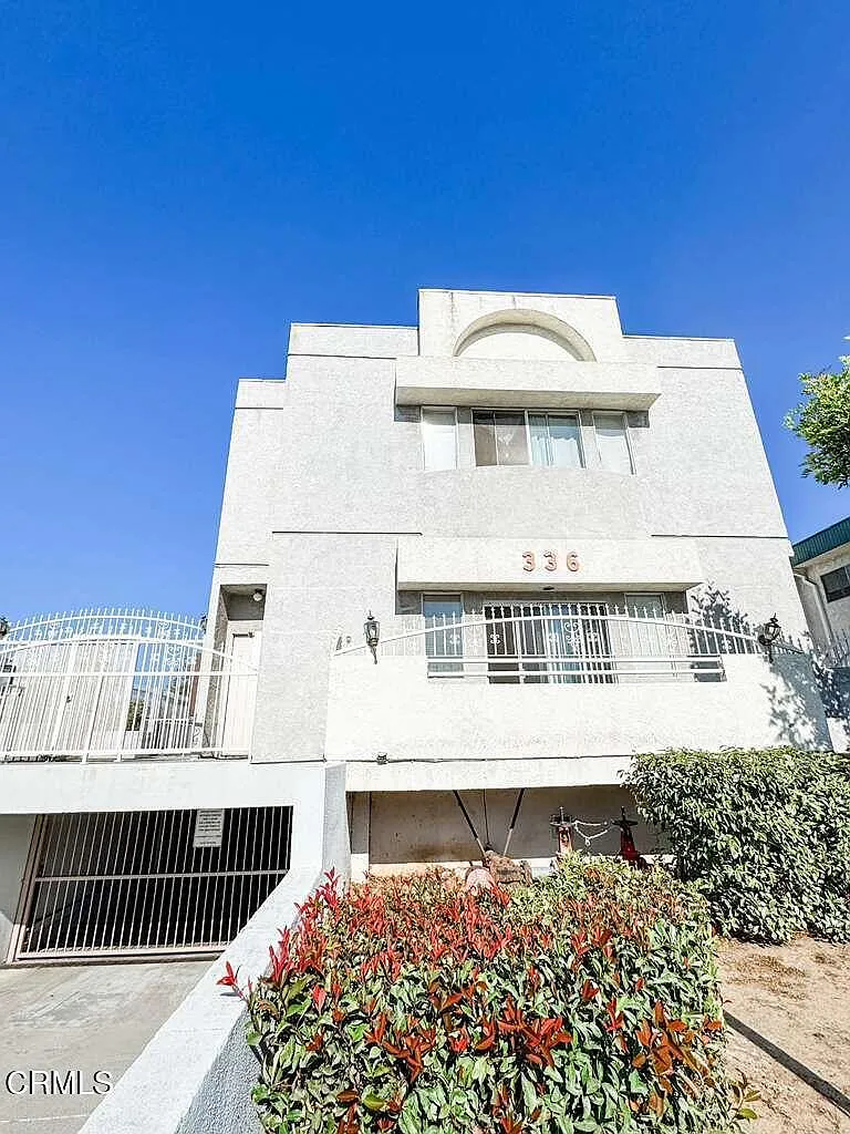 2 bed, 2.0 bath, 875 sqft, $2,600 — Photo 1