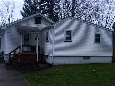 2nd image of 290 Rosegarden Dr NE