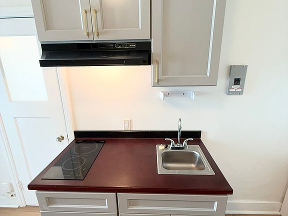 2nd image of 2555 Virginia St #105-205