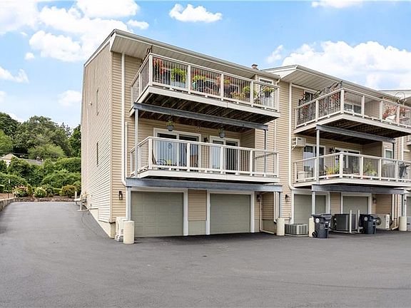 4th image of 4042 Post Rd APT 5