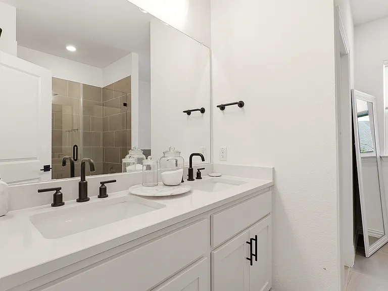 721 Declaration Dr — Photo 17