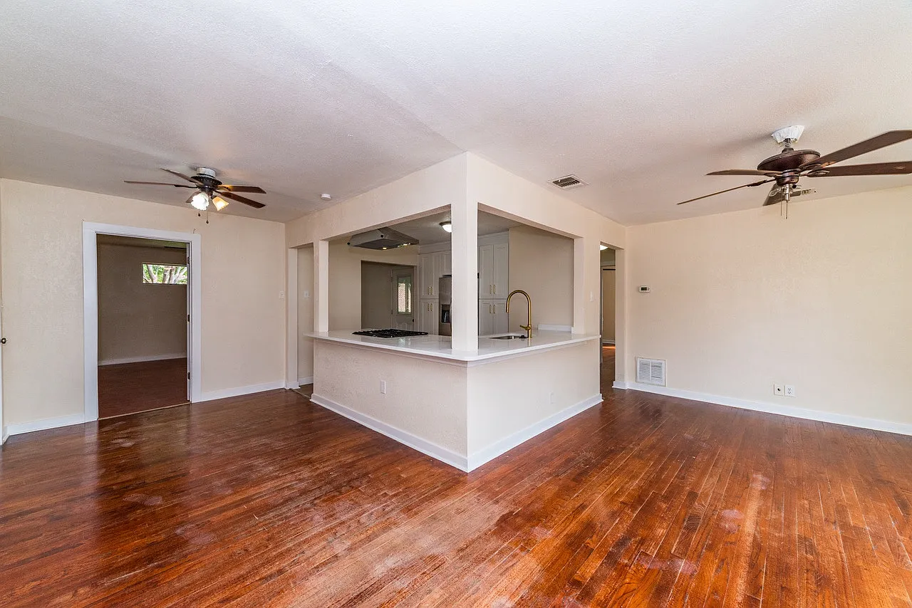 3 bed, 1205 sqft, $1,495 — Photo 3