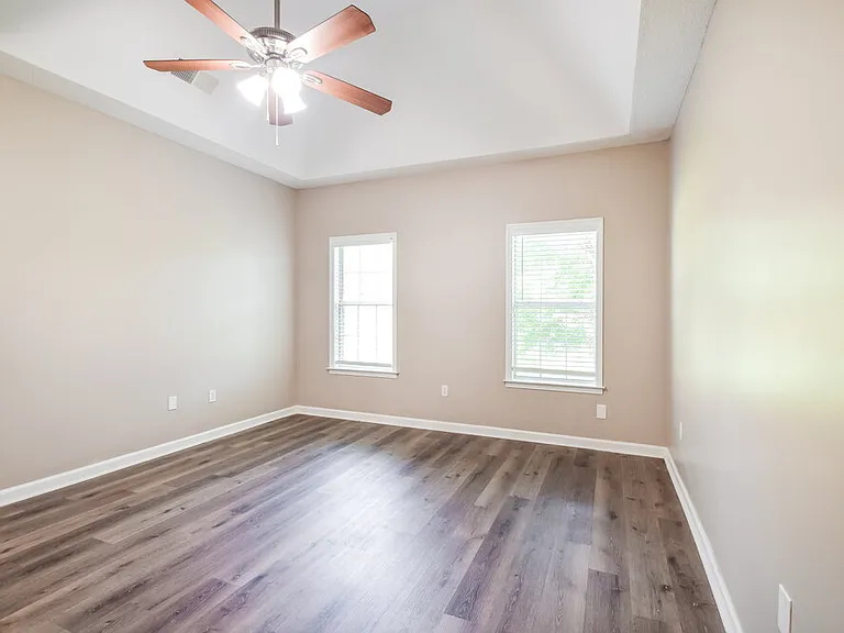 5606 Southbend Ln — Photo 11