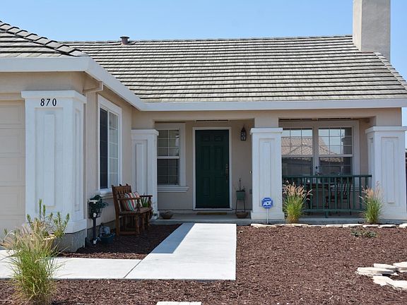 3rd image of 870 Summer Dr