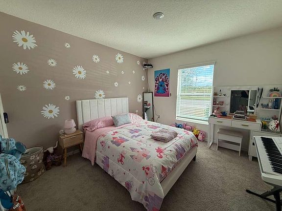 4th image of 133 SW Becker Rd