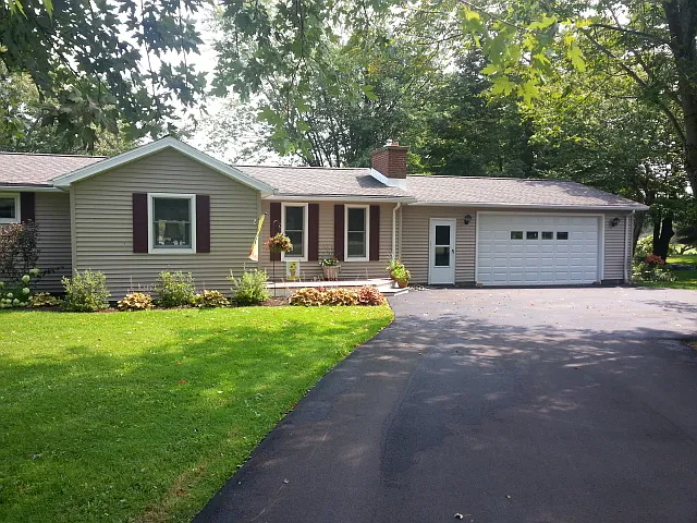4156 W Lake Rd photo 1