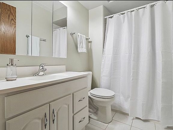 3rd image of 9933 Treetop Dr APT 1E