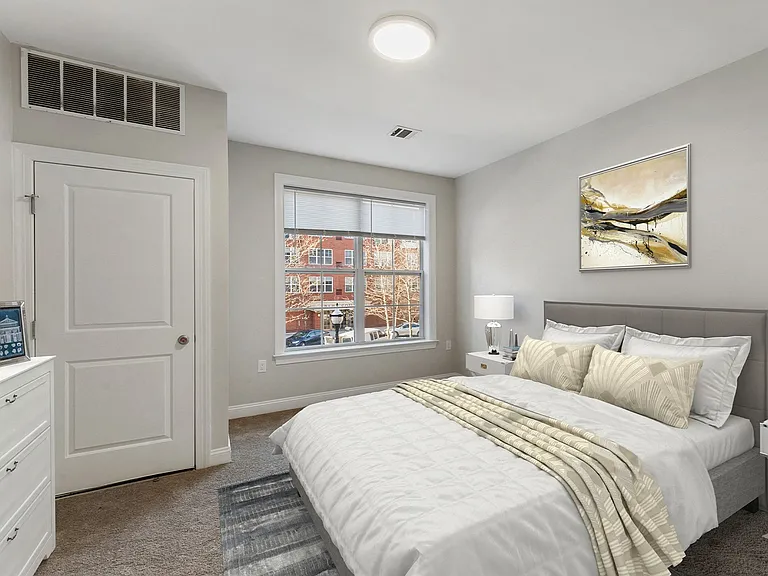 Park Square Apartments — Photo 17