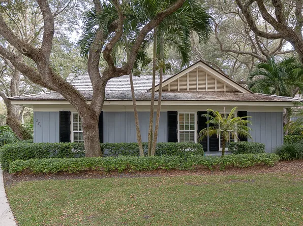 221 Shady Oak Ln, Indian River Shores, FL 32963