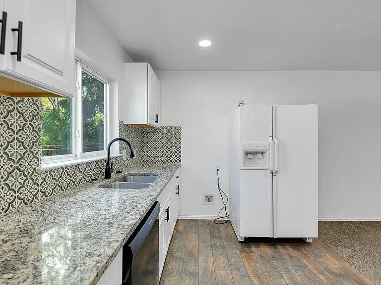 818 N Virginia St — Photo 18