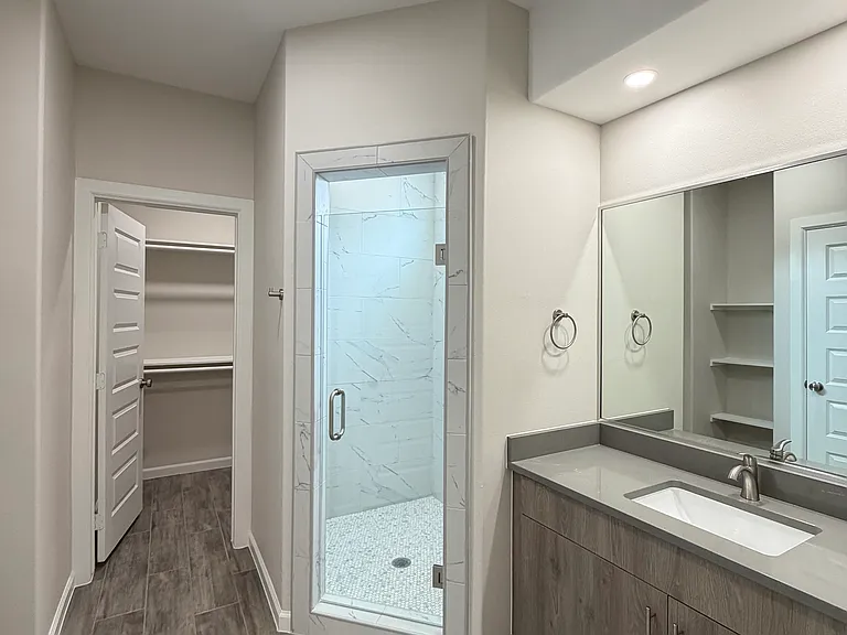 3708 Ventura Ave #2 — Photo 9