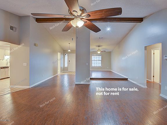 4th image of 12680 Gathering Oaks Dr