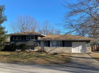 818 Olean Pl, Charleston, IL 61920