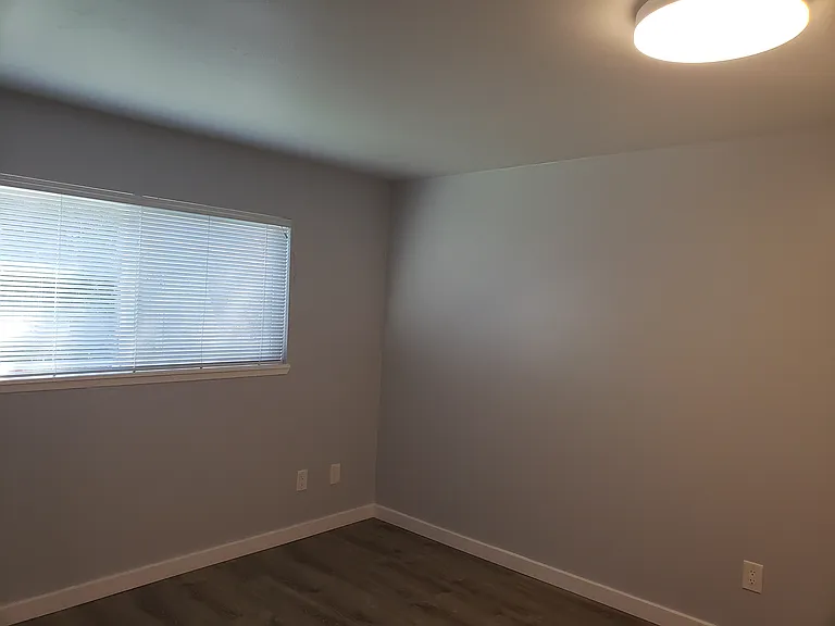 2213 Hawthorne St — Photo 17