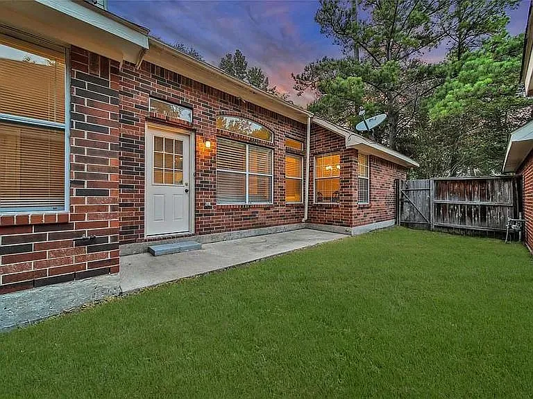 15 Bayou Springs Ct — Photo 23