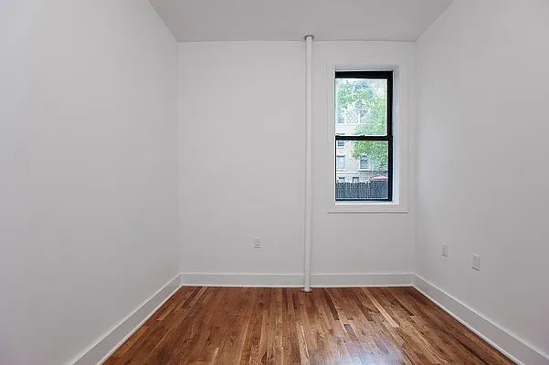 Rented by OGI Management | media 31