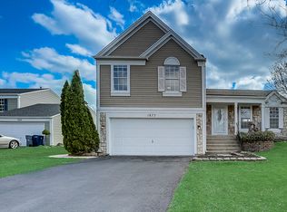 1875 Gleneagle Cir, Elgin, IL 60123