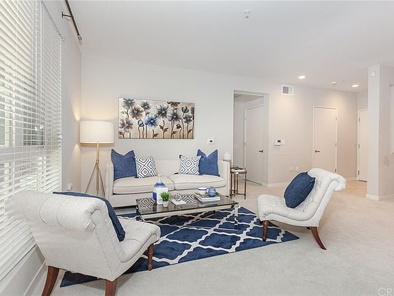 4th image of 21301 Erwin St Unit 217