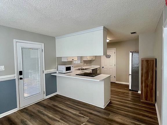 5th image of 4133 Hamilton Cir