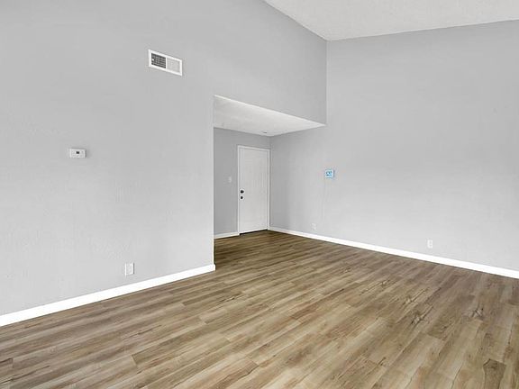 2nd image of 355 Parkview Ter APT F8