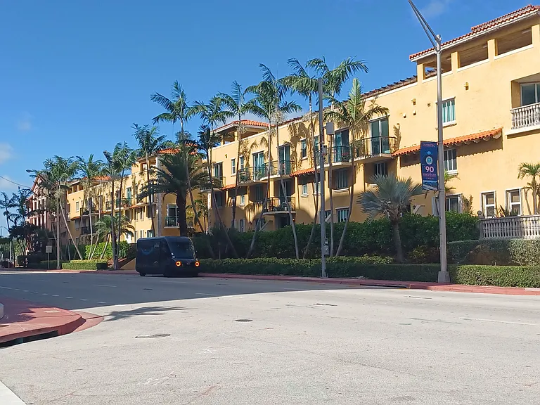 8888 Collins Ave #516 — Photo 1