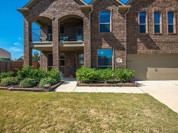 4th image of 621 Allister Ct
