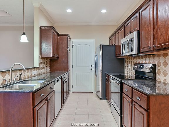 5th image of 4301 Whispering Creek Dr