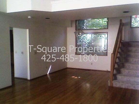 4th image of 12704 102nd Ave NE