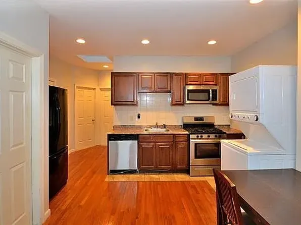 53 Claremont Avenue image 2 of 7