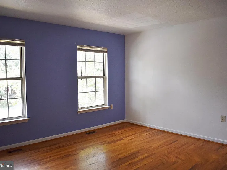 107 Parkside Dr — Photo 8