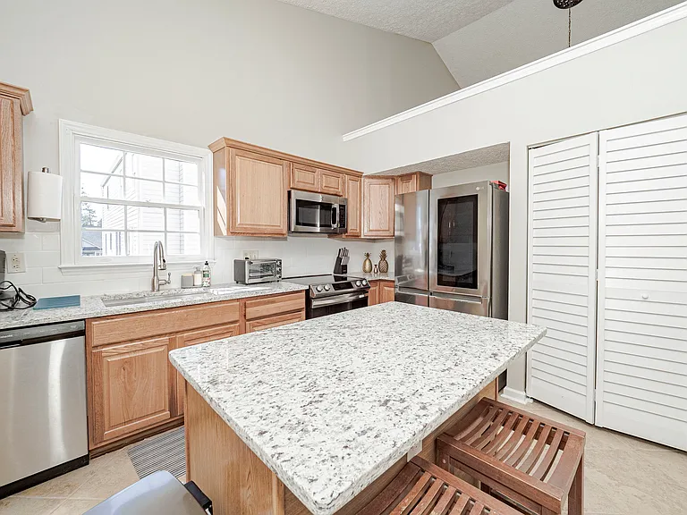837 Woodgrove St — Photo 18