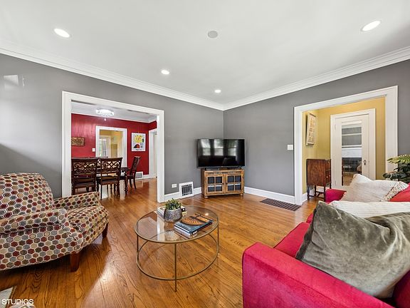 4th image of 24 Drexel Ave
