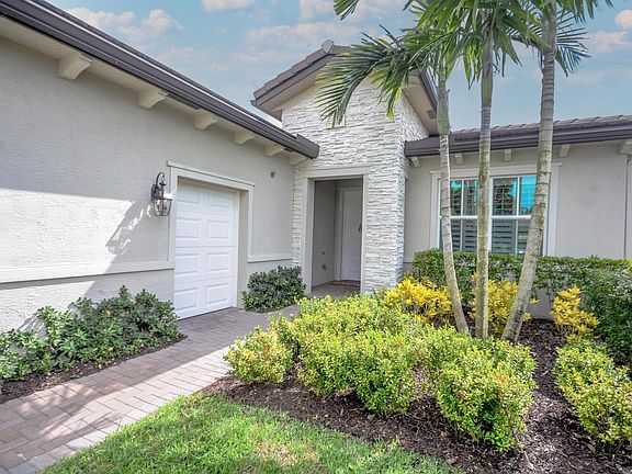 3rd image of 10536 Starling Way