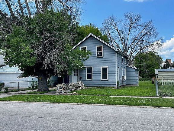 3rd image of 1514 3rd Ave S