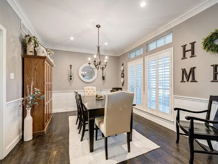 2718 View Mdw — Photo 5